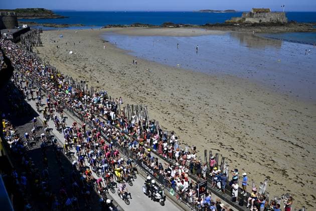 The pack of riders pictured at the start of stage seven of the 2025 Tour de France cycling, from Saint-Malo to Mur-de-Bretagne (194 km), on Friday 11 July 2025 in France. The 112th edition of the Tour de France starts on Saturday 5 July in Lille, France, and will finish in Paris, France on the 27th of July. JASPERxJACOBS  x128890543x