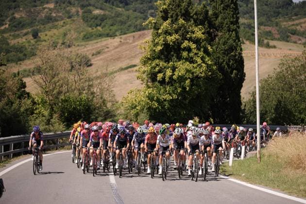 The pack rides during the 6th stage of the Giro d™Italia Women, from Bellaria-Igea Marina to Terre Roveresche, Italy Friday, July 11, 2025. - cycling .  Copyright: xMarcoxAlpozzi LaPressex