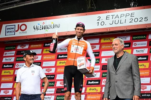 10.07.2025, St. Johann, AUT, Tour of Austria 2025, Etappe 2 von Bischofshofen nach St. Johann in Salzburg (142,1 km), im Bild Im Orangen Trikot des besten Österreichers Felix Grossschartner (AUT, UAE Team Emirates - XRG) Im Orangen Trikot des besten Österreichers Felix Grossschartner (AUT, UAE Team Emirates - XRG) during the stage 2 from Bischofshofen to St. Johann in Salzburg (142,1 km) of the Tour of Austria. in St. Johann, Austria on 2025 07 10. Expa St. Johann