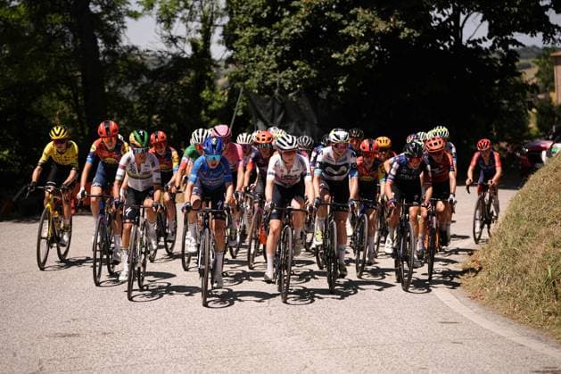The pack rides during the 6th stage of the Giro d™Italia Women, from Bellaria-Igea Marina to Terre Roveresche, Italy Friday, July 11, 2025. - cycling .  Copyright: xMarcoxAlpozzi LaPressex