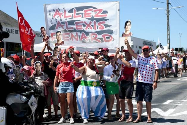 fans pictured during stage seven of the 2025 Tour de France cycling, from Saint-Malo to Mur-de-Bretagne (194 km), on Friday 11 July 2025 in France. The 112th edition of the Tour de France starts on Saturday 5 July in Lille, France, and will finish in Paris, France on the 27th of July. POOLxLUCAxBETTINI  x128895745x