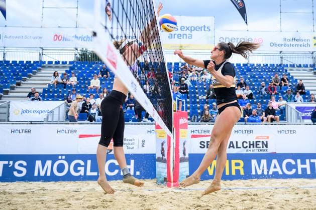 Beach volleyball, Beachvolleyball - Pro Beach Battle Masters SEEWALCHEN,AUSTRIA,11.JUL.25 - BEACH VOLLEYBALL - Beach Volleyball Tour PRO, Pro Beach Battle Masters Litzlberg. Image shows Lilli Hohenauer and Birgit Schoettl (AUT).  GEPAxpictures xDanielaxMoser