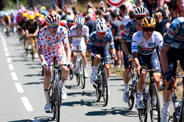 Tour de France 2025 Stage 7 MUR-DE-BRETAGNE GUERLEDAN, FRANCE - JULY 11 : Wellens Tim (BEL) of UAE Team Emirates, Evenepoel Remco (BEL) of Soudal Quick-Step during stage 7 of the 112th edition of Tour de France an UCI World Tour 2.UWT cycling road race stage for Men Elite of 194 km with start in Saint-Malo and finish in Mur-de-Bretagne Guerledan on July 11, 2025 in Mur-de-Bretagne Guerledan, France, 11 07 2025 ( Motordriver Kenny Verfaillie - Mur-de-Bretagne Guerledan France  Copyright: xLucaxBettinix