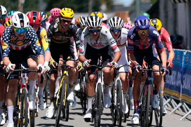 Tour de France 2025 Stage 7 MUR-DE-BRETAGNE GUERLEDAN, FRANCE - JULY 11 : Sivakov Pavel (FRA) of UAE Team Emirates, Pogacar Tadej (SLO) of UAE Team Emirates during stage 7 of the 112th edition of Tour de France an UCI World Tour 2.UWT cycling road race stage for Men Elite of 194 km with start in Saint-Malo and finish in Mur-de-Bretagne Guerledan on July 11, 2025 in Mur-de-Bretagne Guerledan, France, 11 07 2025 ( Motordriver Kenny Verfaillie - Mur-de-Bretagne Guerledan France  Copyright: xLucaxBettinix