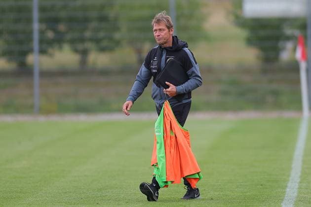 Zwickau, 09.07.2025, Trainingsplatz an der GGZ Arena, Fußball, Männer, Saison 2025 2026, Testspiel , FSV Zwickau - VfB Auerbach 1:0 (1:0) , Im Bild: Trainer Sven Köhler Koehler (Auerbach) , *** Zwickau, 09 07 2025, Training ground at the GGZ Arena, Football, Men, Season 2025 2026, Test match , FSV Zwickau VfB Auerbach 1 0 1 0 , In the picture coach Sven Köhler Koehler Auerbach ,