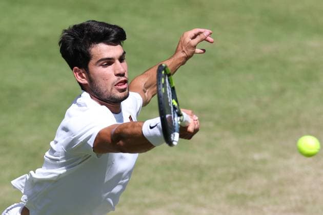 July 11, 2025, London, Celestynow, United Kingdom: CARLOS ALCARAZ of Spain during the match against T. Fritz of USA in the semifinals of Championships 2025 at Wimbledon AELTC in London. London United Kingdom - ZUMAc278 20250711_zsp_c278_006 Copyright: xMarcinxCholewinskix
