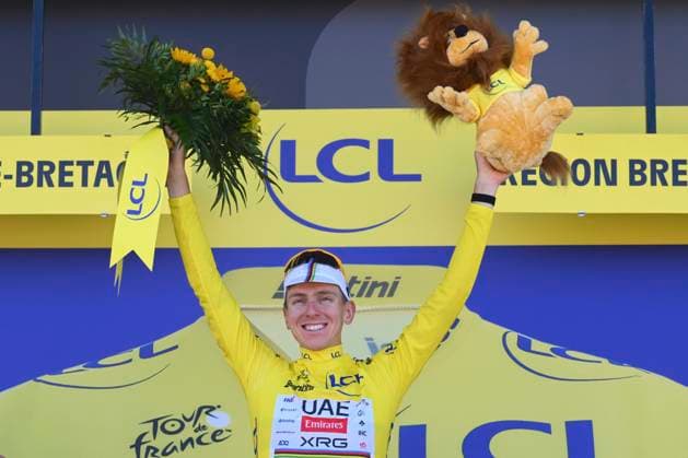 Tour de France 2025 Stage 7 MUR-DE-BRETAGNE GUERLEDAN, FRANCE - JULY 11 : Pogacar Tadej (SLO) of UAE Team Emirates pictured with the yellow jersey during the podium ceremony of stage 7 of the 112th edition of Tour de France an UCI World Tour 2.UWT cycling road race stage for Men Elite of 194 km with start in Saint-Malo and finish in Mur-de-Bretagne Guerledan on July 11, 2025 in Mur-de-Bretagne Guerledan, France, 11 07 2025 ( Motordriver Kenny Verfaillie - Mur-de-Bretagne Guerledan France  Copyright: xVincentxKalutx