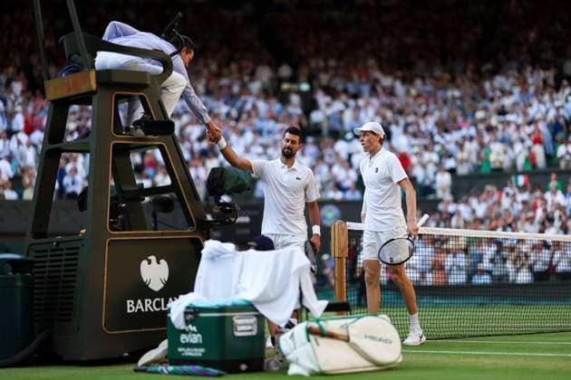 Novak Djokovic loses his Semi-Final match to Jannik Sinner Wimbledon Tennis Championships, Day 12, The All England Lawn Tennis and Croquet Club, London, UK - 11 Jul 2025London The All England Lawn Tennis and United Kingdom  Copyright: xEllaxLing Shutterstockx 15392289gb