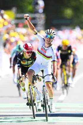 Tour de France 2025 Stage 7 MUR-DE-BRETAGNE GUERLEDAN, FRANCE - JULY 11 : Vingegaard Jonas (DEN) of Team Visma - Lease a Bike, Pogacar Tadej (SLO) of UAE Team Emirates - XRG during stage 7 of the 112th edition of Tour de France an UCI World Tour 2.UWT cycling road race stage for Men Elite of 194 km with start in Saint-Malo and finish in Mur-de-Bretagne Guerledan on July 11, 2025 in Mur-de-Bretagne Guerledan, France, 11 07 2025 ( Motordriver Kenny Verfaillie - Mur-de-Bretagne Guerledan France  Copyright: xVincentxKalutx