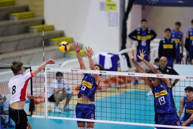 VOLLEY - Evento - Men s U22 European Championship, EM, Europameisterschaft Qualification Tournament - Italy vs England Italy defense during Men s U22 European Championship Qualification Tournament - Italy vs England, Events in Cisterna Latina, Italy, July 11 2025 Cisterna Latina Italy  Copyright: xIPAxSport ABACAx