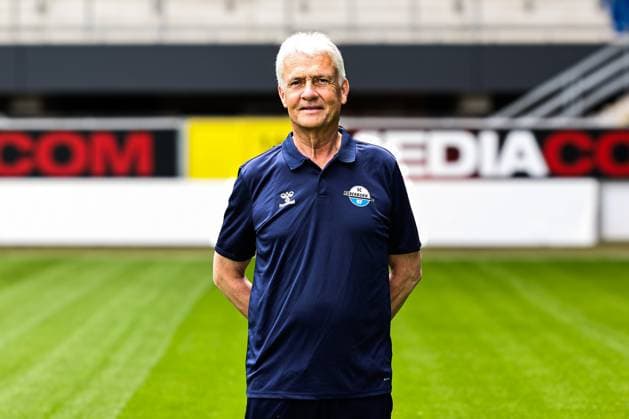 Mannschaftsarzt Dr. Hans Walter Hemmen, SC Paderborn - 2. Fussball Bundesliga Porträttermin 2. BL 2025 2026 offizieller Fototermin SC Paderborn in der Home Deluxe Arena in Paderborn - Porträt, Portrait, Einzelbild, Deutschland, Fussball, Maenner, GER, 11.07.2025