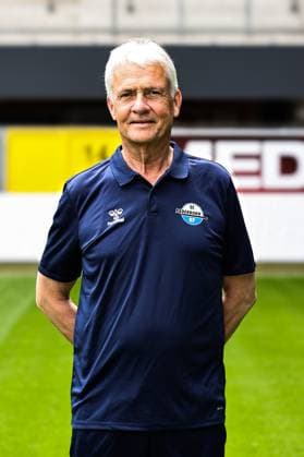 Mannschaftsarzt Dr. Hans Walter Hemmen, SC Paderborn - 2. Fussball Bundesliga Porträttermin 2. BL 2025 2026 offizieller Fototermin SC Paderborn in der Home Deluxe Arena in Paderborn - Porträt, Portrait, Einzelbild, Deutschland, Fussball, Maenner, GER, 11.07.2025