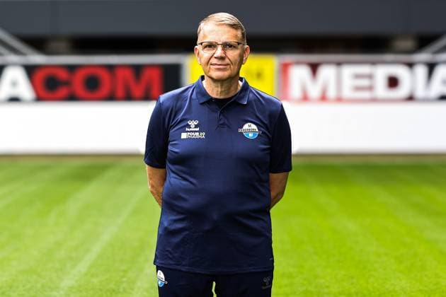 Mannschaftsarzt Dr. Lutz Mahlke, SC Paderborn - 2. Fussball Bundesliga Porträttermin 2. BL 2025 2026 offizieller Fototermin SC Paderborn in der Home Deluxe Arena in Paderborn - Porträt, Portrait, Einzelbild, Deutschland, Fussball, Maenner, GER, 11.07.2025