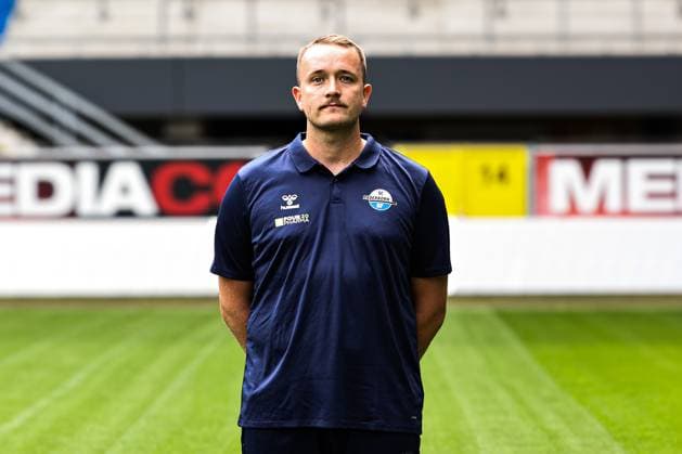 Physiotherapeut Torben Glenny, SC Paderborn - 2. Fussball Bundesliga Porträttermin 2. BL 2025 2026 offizieller Fototermin SC Paderborn in der Home Deluxe Arena in Paderborn - Porträt, Portrait, Einzelbild, Deutschland, Fussball, Maenner, GER, 11.07.2025