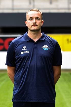 Physiotherapeut Torben Glenny, SC Paderborn - 2. Fussball Bundesliga Porträttermin 2. BL 2025 2026 offizieller Fototermin SC Paderborn in der Home Deluxe Arena in Paderborn - Porträt, Portrait, Einzelbild, Deutschland, Fussball, Maenner, GER, 11.07.2025