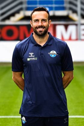 Trainer Ralf Kettemann, SC Paderborn - 2. Fussball Bundesliga Porträttermin 2. BL 2025 2026 offizieller Fototermin SC Paderborn in der Home Deluxe Arena in Paderborn - Porträt, Portrait, Einzelbild, Deutschland, Fussball, Maenner, GER, 11.07.2025