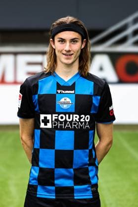 Bennit Bröger, SC Paderborn - 2. Fussball Bundesliga Porträttermin 2. BL 2025 2026 offizieller Fototermin SC Paderborn in der Home Deluxe Arena in Paderborn - Porträt, Portrait, Einzelbild, Deutschland, Fussball, Maenner, GER, 11.07.2025