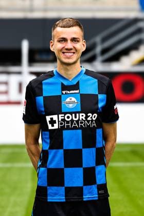Filip Bilbija, SC Paderborn - 2. Fussball Bundesliga Porträttermin 2. BL 2025 2026 offizieller Fototermin SC Paderborn in der Home Deluxe Arena in Paderborn - Porträt, Portrait, Einzelbild, Deutschland, Fussball, Maenner, GER, 11.07.2025