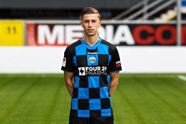 Nick Bätzner, SC Paderborn - 2. Fussball Bundesliga Porträttermin 2. BL 2025 2026 offizieller Fototermin SC Paderborn in der Home Deluxe Arena in Paderborn - Porträt, Portrait, Einzelbild, Deutschland, Fussball, Maenner, GER, 11.07.2025