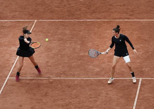 BASTAD, SVERIGE 20250712 Jesika Maleckova och Miriam Skoch, Tjeckien, under lördagens final i damernas dubbel under tennisturneringen Nordea Open i Bastad. BASTAD SVERIGE x9200x