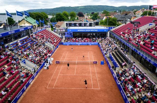 250712 General view of centre court during the double final of Nordea Open on July 12, 2025 in Bastad. Photo: Mathilda Schuler BILDBYRAN kod MA MA0844 tennis WTA, Tennis Damen 125 nordea open dubbelfinal dam bbeng Copyright: MATHILDAxSCHULER BB250712MA010