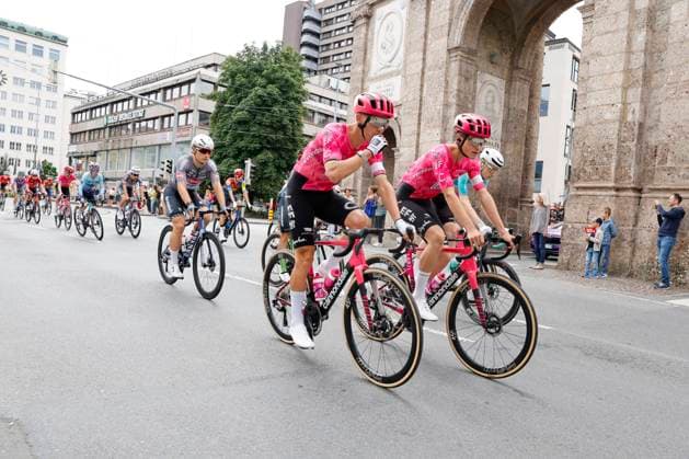 CYCLING - Tour of Austria 2025 INNSBRUCK,AUSTRIA,12.JUL.25 - CYCLING - Tour of Austria, stage 3, Innsbruck - Kuehtai. Image shows the peloton.  GEPAxpictures xMichaelxKristen
