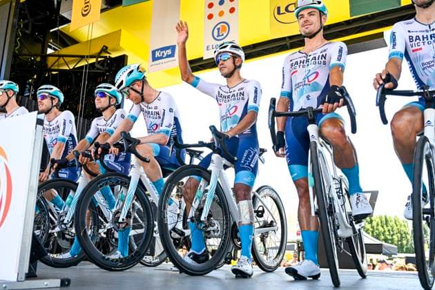 Tour de France 2025 Stage 8 LAVAL ESPACE MAYENNE, FRANCE - JULY 12 : Buitrago Santiago (COL) of Bahrain - Victorious on stage before the start of the race during stage 8 of the 112th edition of Tour de France an UCI World Tour 2.UWT cycling road race stage for Men Elite of 174 km with start in Saint-Meen-le-Grand and finish in Laval Espace Mayenne on July 12, 2025 in Laval Espace Mayenne, France, 12 07 2025 ( Motordriver Kenny Verfaillie - Laval Espace Mayenne France  Copyright: xJanxDexMeuleneirx