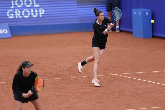 BASTAD, SVERIGE 20250712 Miriam Skoch och Jesika Maleckova, Tjeckien, under lördagens final i damernas dubbel under tennisturneringen Nordea Open i Bastad. BASTAD SVERIGE x9200x