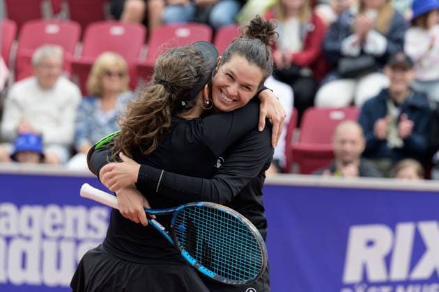 250712 Jesika Maleckova of Czech Republic and Miriam Skoch of Czech Republic celebrates after the double final of Nordea Open on July 12, 2025 in Bastad. Photo: Mathilda Schuler BILDBYRAN kod MA MA0844 tennis WTA, Tennis Damen 125 nordea open dubbelfinal dam bbeng jubel Copyright: MATHILDAxSCHULER BB250712MA026