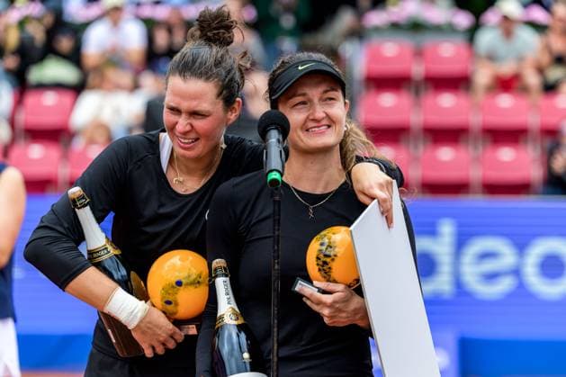 250712 Jesika Maleckova of Czech Republic celebrates after the double final of Nordea Open on July 12, 2025 in Bastad. Photo: Mathilda Schuler BILDBYRAN kod MA MA0844 tennis WTA, Tennis Damen 125 nordea open dubbelfinal dam bbeng jubel Copyright: MATHILDAxSCHULER BB250712MA029