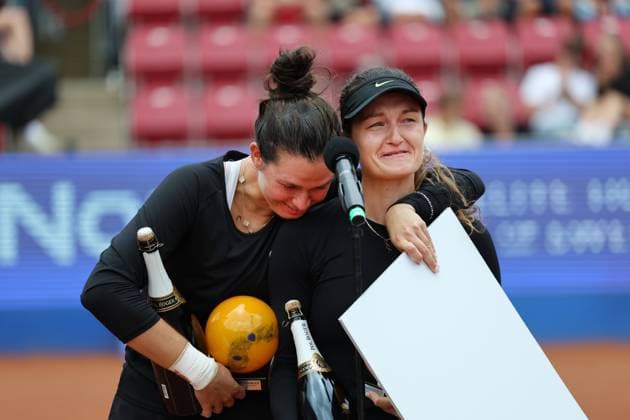 BASTAD, SVERIGE 20250712 Miriam Skoch och Jesika Maleckova Tjeckien, jublar efter segern i lördagens final i damernas dubbel under tennisturneringen Nordea Open i Bastad. BASTAD SVERIGE x9200x