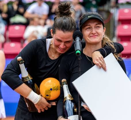 250712 Jesika Maleckova of Czech Republic celebrates after the double final of Nordea Open on July 12, 2025 in Bastad. Photo: Mathilda Schuler BILDBYRAN kod MA MA0844 tennis WTA, Tennis Damen 125 nordea open dubbelfinal dam bbeng jubel Copyright: MATHILDAxSCHULER BB250712MA036