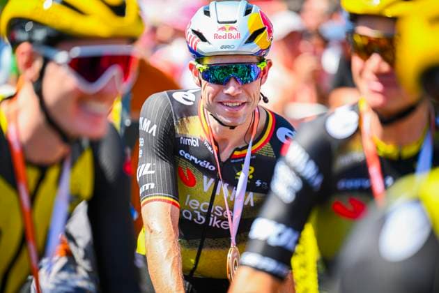 Tour de France 2025 Stage 8 LAVAL ESPACE MAYENNE, FRANCE - JULY 12 : Van Aert Wout (BEL) of Team Visma - Lease a Bike before the start of the race during stage 8 of the 112th edition of Tour de France an UCI World Tour 2.UWT cycling road race stage for Men Elite of 174 km with start in Saint-Meen-le-Grand and finish in Laval Espace Mayenne on July 12, 2025 in Laval Espace Mayenne, France, 12 07 2025 ( Motordriver Kenny Verfaillie - Laval Espace Mayenne France  Copyright: xVincentxKalutx