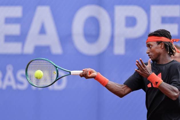 BASTAD, SVERIGE 20250712 Mikael Ymer tränar under lördagens inför herrarnas tennisturneringen Nordea Open i Bastad. BASTAD SVERIGE x9200x