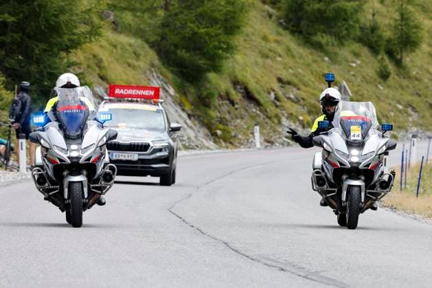 CYCLING - Tour of Austria 2025 KUEHTAI,AUSTRIA,12.JUL.25 - CYCLING - Tour of Austria, stage 3, Innsbruck - Kuehtai. Image shows police.  GEPAxpictures xMichaelxKristen
