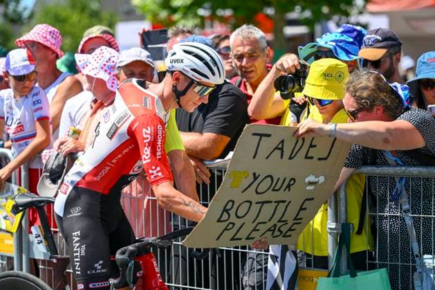 Tour de France 2025 Stage 8 LAVAL ESPACE MAYENNE, FRANCE - JULY 12 : Page Hugo (FRA) of Intermarche - Wanty with fans before the start of the race during stage 8 of the 112th edition of Tour de France an UCI World Tour 2.UWT cycling road race stage for Men Elite of 174 km with start in Saint-Meen-le-Grand and finish in Laval Espace Mayenne on July 12, 2025 in Laval Espace Mayenne, France, 12 07 2025 ( Motordriver Kenny Verfaillie - Laval Espace Mayenne France  Copyright: xVincentxKalutx