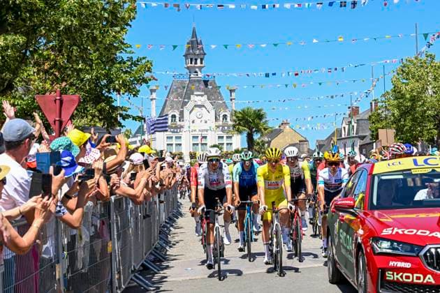 Tour de France 2025 Stage 8 LAVAL ESPACE MAYENNE, FRANCE - JULY 12 : Pogacar Tadej (SLO) of UAE Team Emirates - XRG during stage 8 of the 112th edition of Tour de France an UCI World Tour 2.UWT cycling road race stage for Men Elite of 174 km with start in Saint-Meen-le-Grand and finish in Laval Espace Mayenne on July 12, 2025 in Laval Espace Mayenne, France, 12 07 2025 ( Motordriver Kenny Verfaillie - Laval Espace Mayenne France  Copyright: xPetexGodingx
