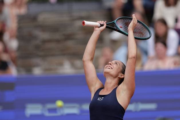 BASTAD, SWEDEN 20250712 Elisabetta Cocciaretto, Italy, celebrates winning against Katarzyna Kawa, Poland, in the women s singles final at the Nordea Open tennis tournament in Bastad, Sweden July 12, 2025. BASTAD SWEDEN x9200x