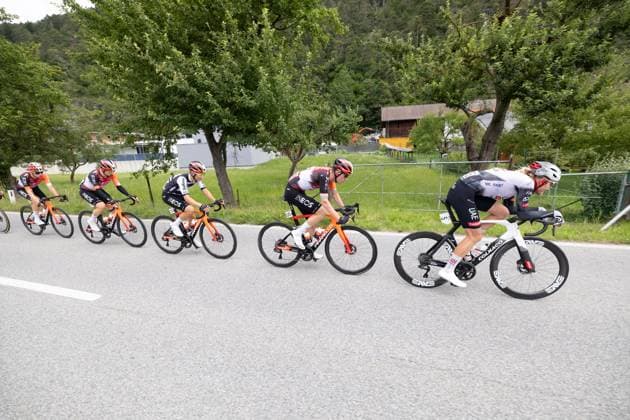 12.07.2025, Kühtai, AUT, Tour of Austria 2025, Etappe 4 von Innsbruck nach Kühtai (117,1 km), im Bild Peleton, Julius Johansen (DEN, UAE TEAM EMIRATES XRG) bei Pettnau Peleton, Julius Johansen (DEN, UAE TEAM EMIRATES XRG) bei Pettnau during the stage 4 from Innsbruck to Kühtai (117,1 km) of the Tour of Austria. Kühtai, Austria on 2025 07 12. Expa Kühtai