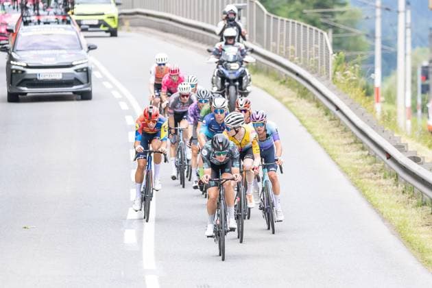12.07.2025, Kühtai, AUT, Tour of Austria 2025, Etappe 4 von Innsbruck nach Kühtai (117,1 km), im Bild Feld bei Unterperfuss Feld bei Unterperfuss during the stage 4 from Innsbruck to Kühtai (117,1 km) of the Tour of Austria. Kühtai, Austria on 2025 07 12. Expa Kühtai