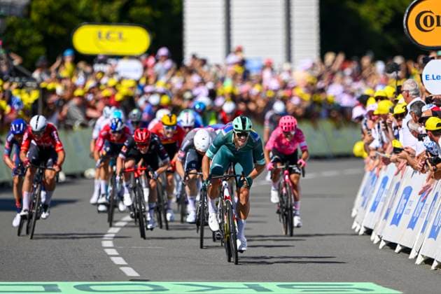 Tour de France 2025 Stage 8 LAVAL ESPACE MAYENNE, FRANCE - JULY 12 : Milan Jonathan (BEL) of Lidl - Trek in the final sprint during stage 8 of the 112th edition of Tour de France an UCI World Tour 2.UWT cycling road race stage for Men Elite of 174 km with start in Saint-Meen-le-Grand and finish in Laval Espace Mayenne on July 12, 2025 in Laval Espace Mayenne, France, 12 07 2025 ( Motordriver Kenny Verfaillie - Laval Espace Mayenne France  Copyright: xVincentxKalutx