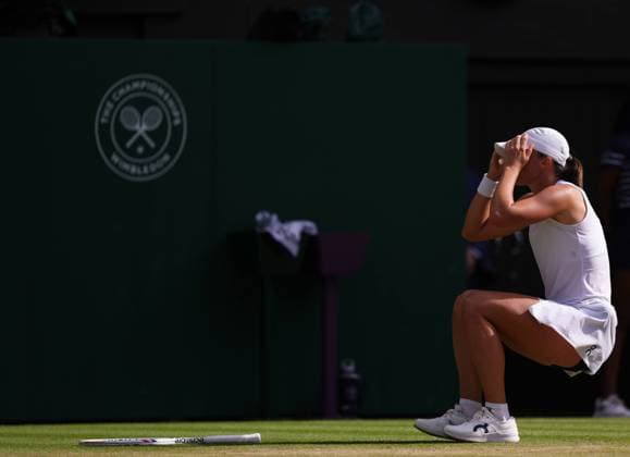 Iga Swiatek of Poland celebrates after winning the Ladies Singles Final on day thirteen of The Championships Wimbledon 2025 at All England Lawn Tennis and Croquet Club on July 12, 2025 in London, England.  Copyright: xHiroshixSatox
