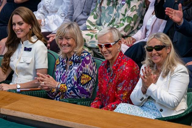 Tennis - Wimbledon Championship 2025 - Day 13 LONDON, ENGLAND - Saturday, July 12, 2025: Sue Barker and former tennis player Martina Navratilova in the Royal Box during the Ladies Singles Final on Day Thirteen of The Championships Wimbledon 2025 at the All England Lawn Tennis and Croquet Club. (Photo by Kirsten Holst Propaganda) LONDON All England Lawn Tennis and Croquet Club GREATER LONDON ENGLAND  Copyright: xKirstenxHolstx 2025-07-12-015-Wimbledon_2025_Day_13
