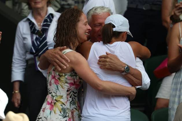 TENIS WIMBLEDON 2025 LONDYN 12072025 N Z IGA SWIATEK SWIETUJE ZWYCIESTWO W FINALE MARCIN CHOLEWINSKI NEWSPIX.PL TENNIS WIMBLEDON 2025 LONDON 12072025 IGA SWIATEK CELEBRATES WINNING OF FINAL NEWSPIX.PL --- newspix.pl 