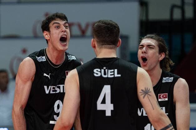 Serbia v Turkiye - European Championship, EM, Europameisterschaft U22 ANKARA, TURKIYE - JULY 12: Players of Turkiye celebrate after a point during the CEV U22 Men’s European Volleyball Championship qualifiers match between Turkiye and Serbia at TVF Ziraat Bank Volleyball Hall in Ankara, Turkiye, on July 12, 2025. Arman Onal Anadolu Ankara Turkey. Editorial use only. Please get in touch for any other usage.  Copyright: x2025xAnadoluxArmanxOnalx
