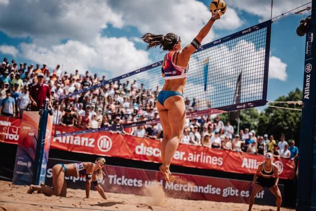 Beachvolleyball Frauen Allianz German Beach Tour 2025 Tourstop München 12.07.2025 Anna-Lena Grüne beim Angriff München Zentraler Hochschulsport Münche Bayern Deutschland