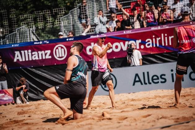 Beachvolleyball Männer Allianz German Beach Tour 2025 Tourstop München 12.07.2025 Jonas Reinhardt jubelt München Zentraler Hochschulsport Münche Bayern Deutschland