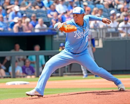 July 12, 2025: Kansas City Royals pitcher Angel Zerpa (61) delivers a pitch in the first inning against the Mets at Kauffman Stadium Kansas City, Missouri. CSM. Kansas City United States - ZUMAc04_ 20250712_zma_c04_111 Copyright: xJonxRobichaudx