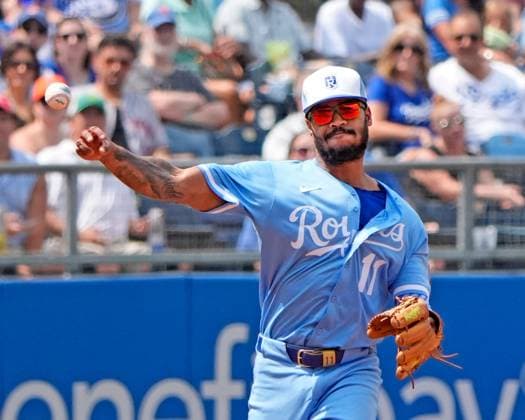 July 12, 2025: Kansas City Royals third base Maikel Garcia (11) throws across the infield for the out against the Mets at Kauffman Stadium Kansas City, Missouri. CSM. Kansas City United States - ZUMAc04_ 20250712_zma_c04_114 Copyright: xJonxRobichaudx