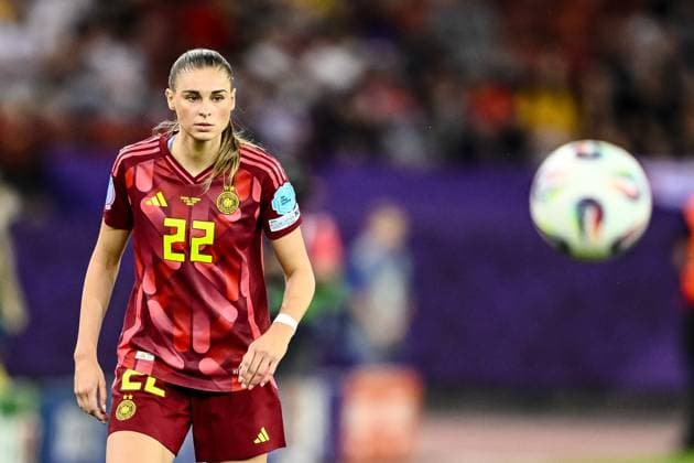 Jule Brand (Germany) controls the Ball during the UEFA Womens EURO 2025 Group C match between Sweden and Germany at Stadion Letzigrund on July 12, 2025 in Zurich, Switzerland. (Photo by Harry Langer DeFodi Images) *** Jule Brand Germany controls the Ball during the UEFA Womens EURO 2025 Group C match between Sweden and Germany at Stadion Letzigrund on July 12, 2025 in Zurich, Switzerland Photo by Harry Langer DeFodi Images